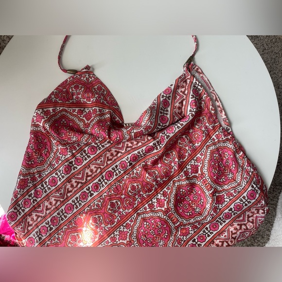 FREE PEOPLE PINK PRINTED SILKY SCARF TOP SIZE MEDIUM - Picture 3 of 8